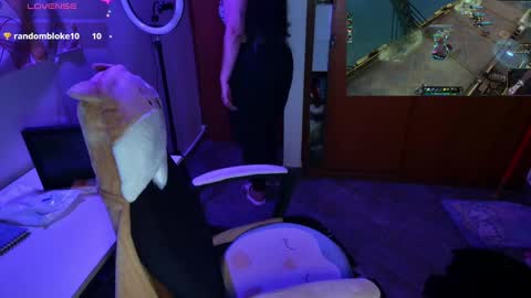 Snapshot of vallolet1_ chatting on December 5, 1:03 am Im Violet online show from December 5, 1:03 am