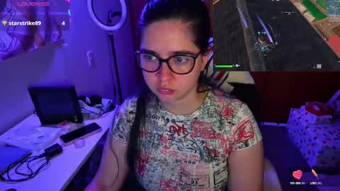 Snapshot of vallolet1_ chatting on December 7, 3:14 am Im Violet online show from December 7, 3:14 am