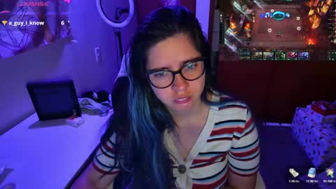 Snapshot of vallolet1_ chatting on December 8, 6:54 am Im Violet online show from December 8, 6:54 am