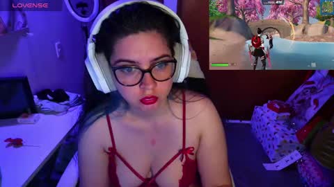 Snapshot of vallolet1_ chatting on December 9, 11:13 pm Im Violet online show from December 9, 11:13 pm