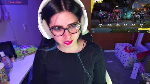 Snapshot of vallolet1_ chatting on December 23, 5:06 am Im Violet online show from December 23, 5:06 am