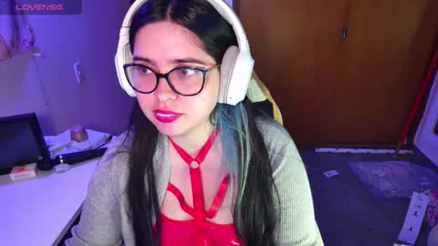 Snapshot of vallolet1_ chatting on December 24, 5:16 am Im Violet online show from December 24, 5:16 am