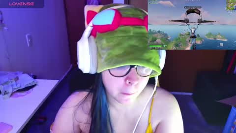 Snapshot of vallolet1_ chatting on December 29, 12:52 am Im Violet online show from December 29, 12:52 am