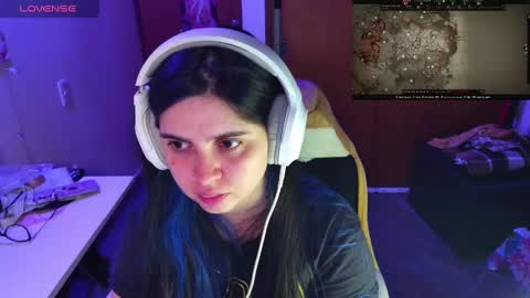 Snapshot of vallolet1_ chatting on January 1, 3:13 am Im Violet online show from January 1, 3:13 am