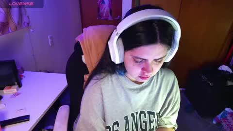 Snapshot of vallolet1_ chatting on January 12, 5:34 am Im Violet online show from January 12, 5:34 am