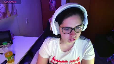 Snapshot of vallolet1_ chatting on January 14, 12:00 am Im Violet online show from January 14, 12:00 am