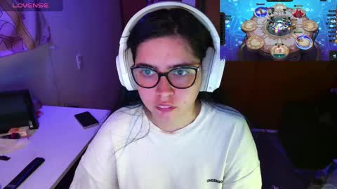 Snapshot of vallolet1_ chatting on January 15, 5:50 am Im Violet online show from January 15, 5:50 am