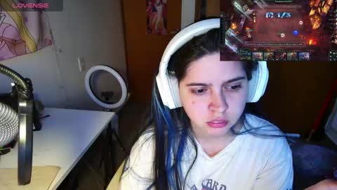 Snapshot of vallolet1_ chatting on January 21, 11:02 pm Im Violet online show from January 21, 11:02 pm