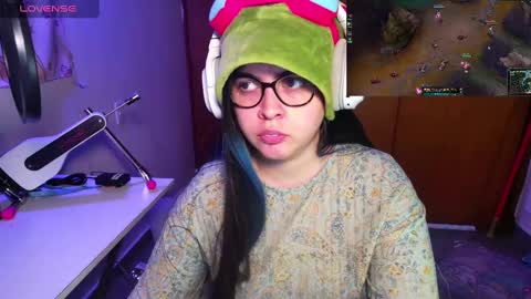 Snapshot of vallolet1_ chatting on January 24, 2:39 am Im Violet online show from January 24, 2:39 am