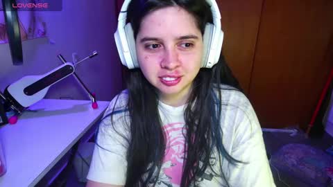 Snapshot of vallolet1_ chatting on January 28, 11:17 pm Im Violet online show from January 28, 11:17 pm