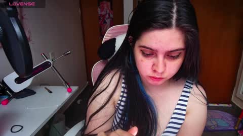 Snapshot of vallolet1_ chatting on February 6, 11:54 am Im Violet online show from February 6, 11:54 am