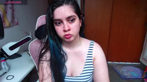 Snapshot of vallolet1_ chatting on February 6, 2:58 pm Im Violet online show from February 6, 2:58 pm
