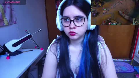 Snapshot of vallolet1_ chatting on February 7, 2:15 pm Im Violet online show from February 7, 2:15 pm