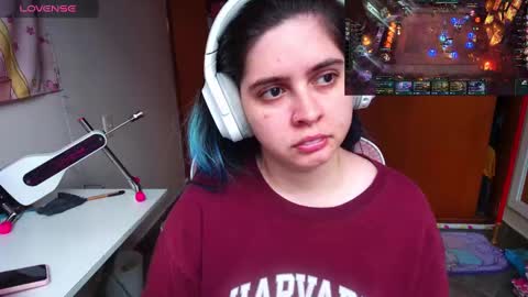 Snapshot of vallolet1_ chatting on February 12, 7:56 pm Im Violet online show from February 12, 7:56 pm