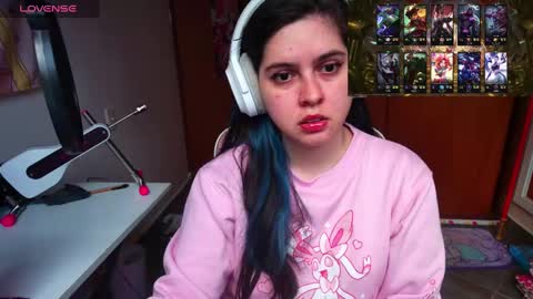 Snapshot of vallolet1_ chatting on February 14, 10:47 pm Im Violet online show from February 14, 10:47 pm