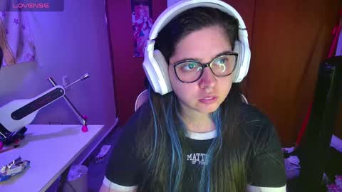 Snapshot of vallolet1_ chatting on February 25, 11:11 pm Im Violet online show from February 25, 11:11 pm