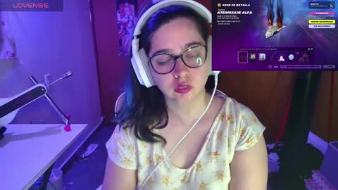 Snapshot of vallolet1_ chatting on February 28, 11:23 pm Im Violet online show from February 28, 11:23 pm