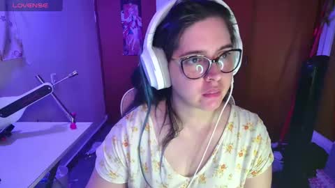 Snapshot of vallolet1_ chatting on March 1, 2:26 am Im Violet online show from March 1, 2:26 am