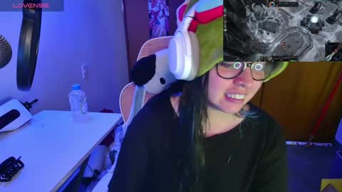 Snapshot of vallolet1_ chatting on March 9, 7:23 am Im Violet online show from March 9, 7:23 am