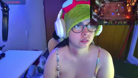 Snapshot of vallolet1_ chatting on March 12, 1:47 am Im Violet online show from March 12, 1:47 am