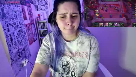 Snapshot of vallolet1_ chatting on October 21, 12:22 am Im Violet online show from October 21, 12:22 am