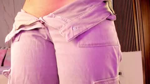 Vallolet Peach  online show from November 9, 11:52 am