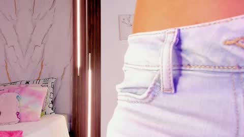 Vallolet Peach  online show from February 27, 12:05 pm