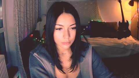 Snapshot of valorant_girl chatting on December 12, 5:15 pm Little Devil online show from December 12, 5:15 pm