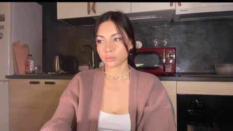 Snapshot of valorant_girl chatting on December 28, 3:37 pm Little Devil online show from December 28, 3:37 pm