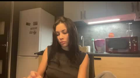 Snapshot of valorant_girl chatting on January 4, 5:47 pm Little Devil online show from January 4, 5:47 pm