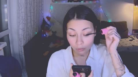 Snapshot of valorant_girl chatting on January 9, 4:17 pm Little Devil online show from January 9, 4:17 pm