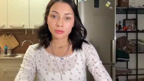 Snapshot of valorant_girl chatting on January 16, 8:57 pm Little Devil online show from January 16, 8:57 pm