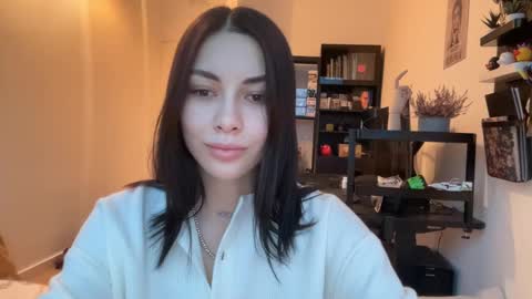 Snapshot of valorant_girl chatting on January 22, 1:42 pm Little Devil online show from January 22, 1:42 pm