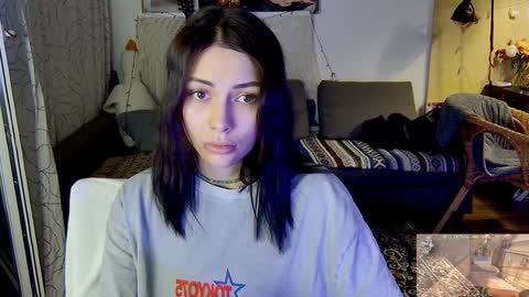 Snapshot of valorant_girl chatting on January 29, 8:14 pm Little Devil online show from January 29, 8:14 pm