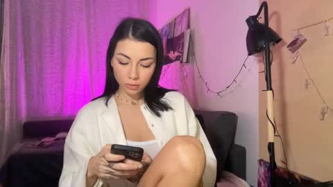 Snapshot of valorant_girl chatting on February 8, 3:10 pm Little Devil online show from February 8, 3:10 pm