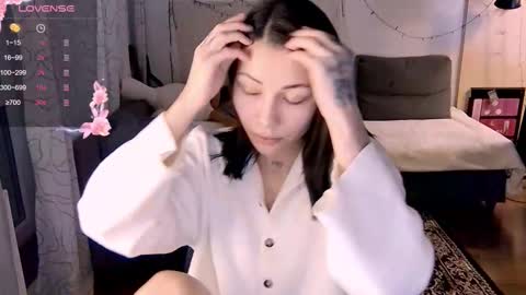 Snapshot of valorant_girl chatting on February 9, 6:26 pm Little Devil online show from February 9, 6:26 pm