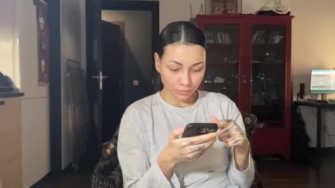 Snapshot of valorant_girl chatting on February 15, 6:01 pm Little Devil online show from February 15, 6:01 pm