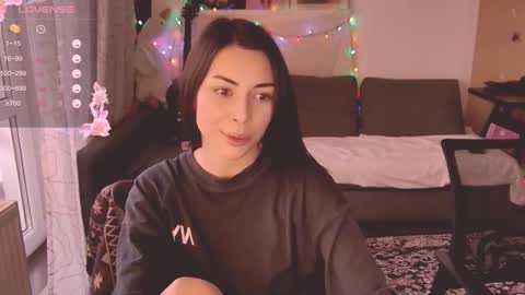 Snapshot of valorant_girl chatting on February 27, 2:32 pm Little Devil online show from February 27, 2:32 pm