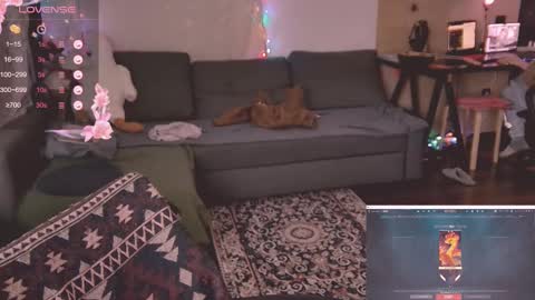 Snapshot of valorant_girl chatting on March 3, 4:14 pm Little Devil online show from March 3, 4:14 pm