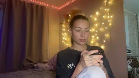 Snapshot of valorant_girl chatting on September 23, 2:31 pm Little Devil online show from September 23, 2:31 pm