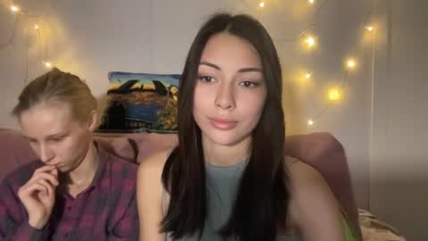 Snapshot of valorant_girl chatting on September 30, 1:49 pm Little Devil online show from September 30, 1:49 pm