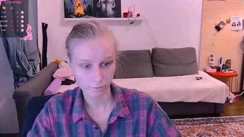 Snapshot of valorant_girl chatting on October 5, 6:06 pm Little Devil online show from October 5, 6:06 pm