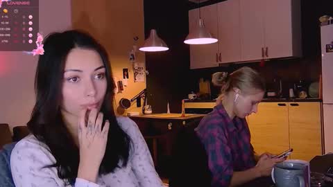 Snapshot of valorant_girl chatting on October 6, 4:15 pm Little Devil online show from October 6, 4:15 pm