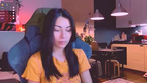 Snapshot of valorant_girl chatting on October 27, 6:12 pm Little Devil online show from October 27, 6:12 pm