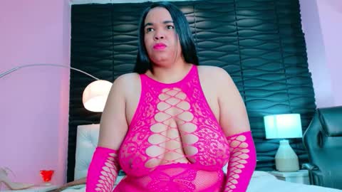 Snapshot of valrery_roussex chatting on November 3, 3:24 pm Valery online show from November 3, 3:24 pm