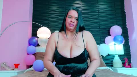 Snapshot of valrery_roussex chatting on November 11, 5:02 pm Valery online show from November 11, 5:02 pm