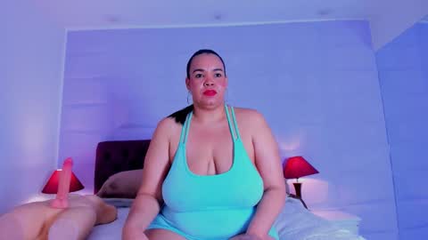 Snapshot of valrery_roussex chatting on November 20, 6:29 pm Valery online show from November 20, 6:29 pm