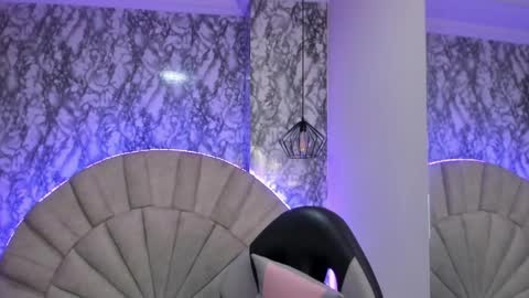 Snapshot of valuh_blake chatting on February 19, 6:21 pm Valuh online show from February 19, 6:21 pm