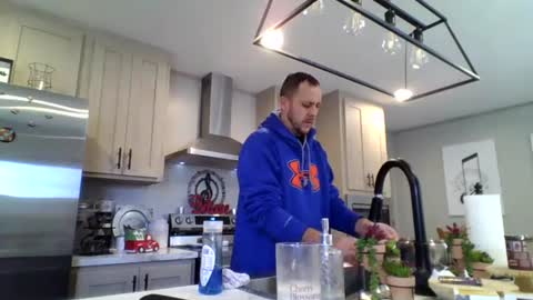 Snapshot of valvenus101 chatting on December 16, 4:23 pm Val Venus online show from December 16, 4:23 pm