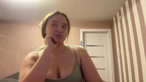 Lily online show from June 11, 9:35 pm